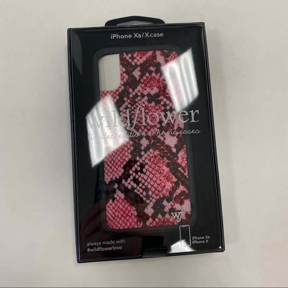 NWT Wildflower pink snakeskin iphone XS/X case